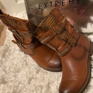Size 10 Brown Boot